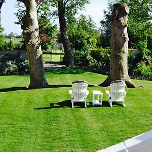 https://le-petit-chateau-vaartdijk.bruges-hotels.info